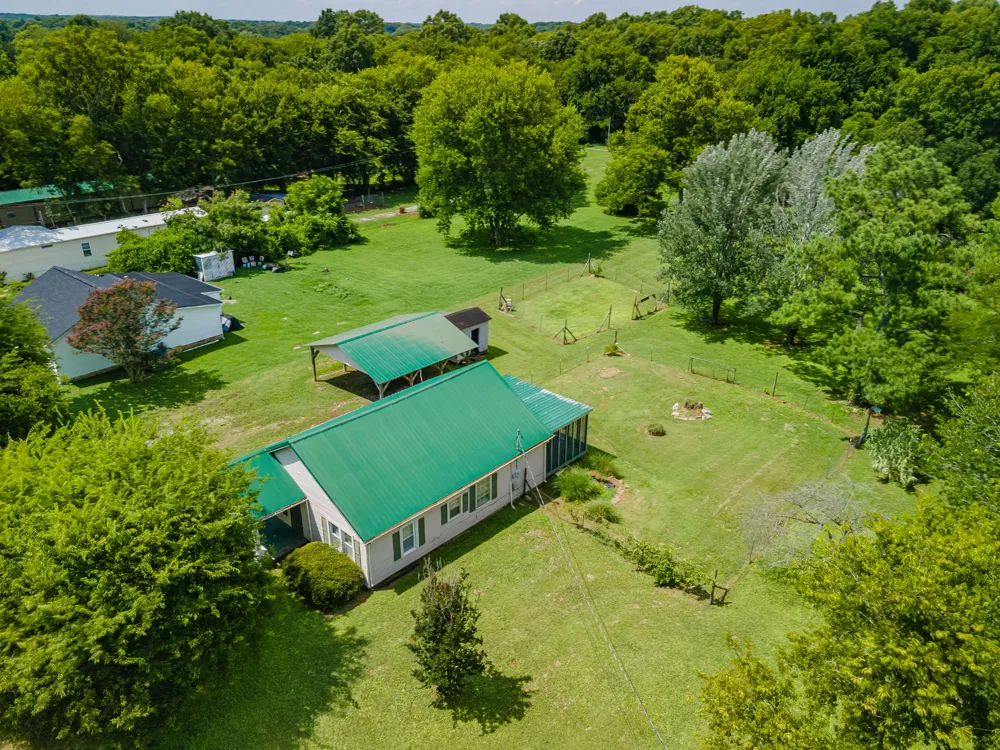 330 Holly Grove Rd Lewisburg, TN 37091