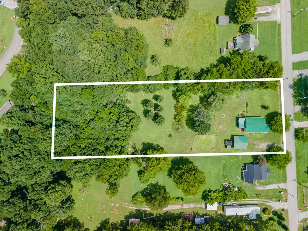 330 Holly Grove Rd Lewisburg, TN 37091