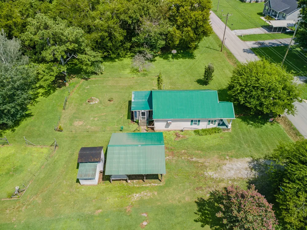 330 Holly Grove Rd Lewisburg, TN 37091