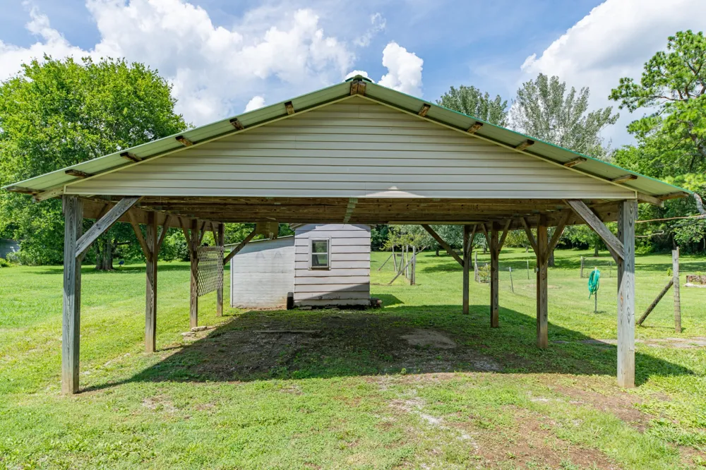 330 Holly Grove Rd Lewisburg, TN 37091