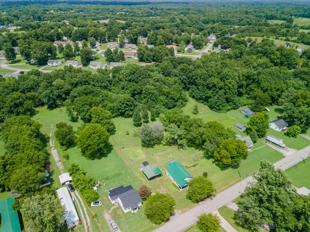 330 Holly Grove Rd Lewisburg, TN 37091