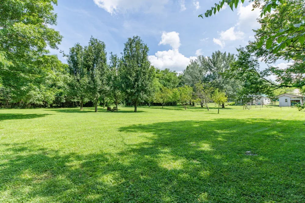 330 Holly Grove Rd Lewisburg, TN 37091