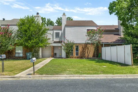 910 Navidad Street