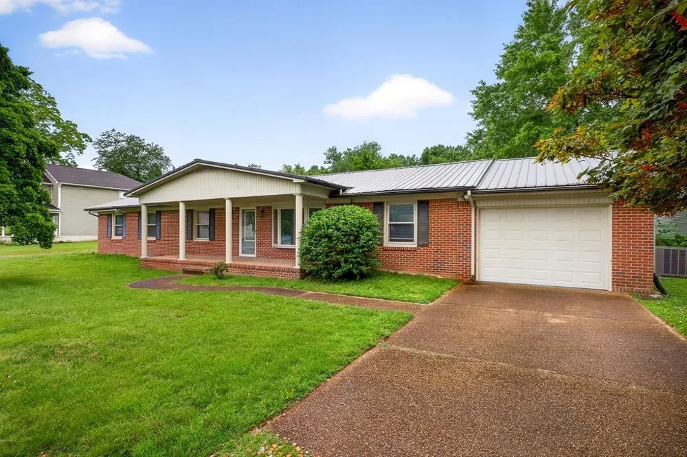1115 Patrick St Cookeville, TN 38501