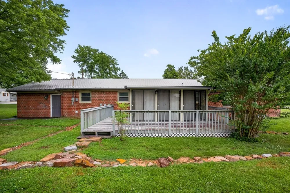 1115 Patrick St Cookeville, TN 38501