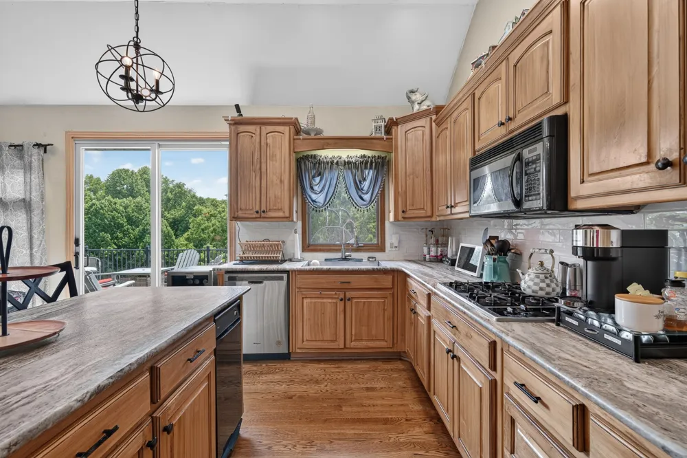 663 Lake Haven Dr Tullahoma, TN 37388