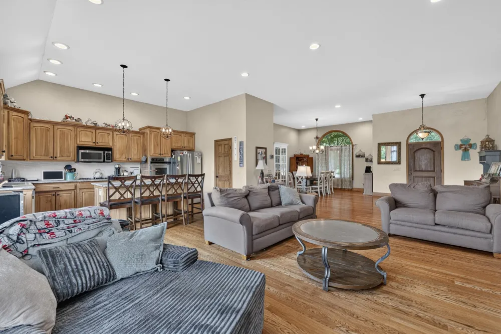 663 Lake Haven Dr Tullahoma, TN 37388