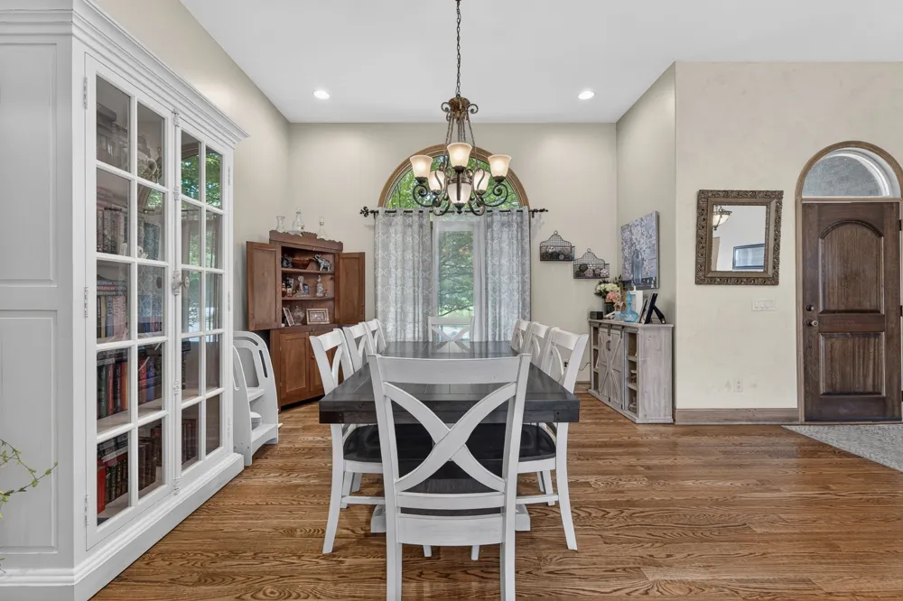 663 Lake Haven Dr Tullahoma, TN 37388