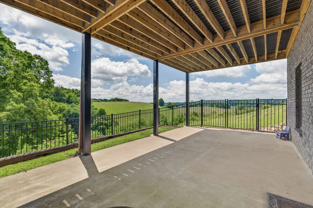 663 Lake Haven Dr Tullahoma, TN 37388