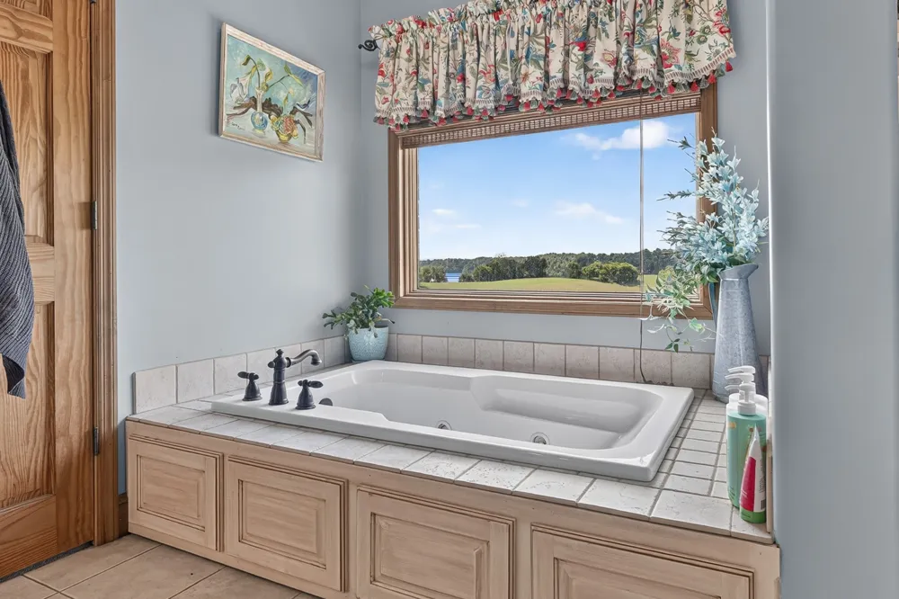 663 Lake Haven Dr Tullahoma, TN 37388