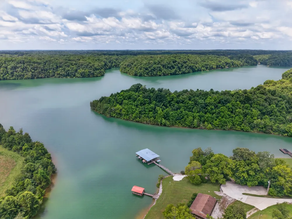 663 Lake Haven Dr Tullahoma, TN 37388