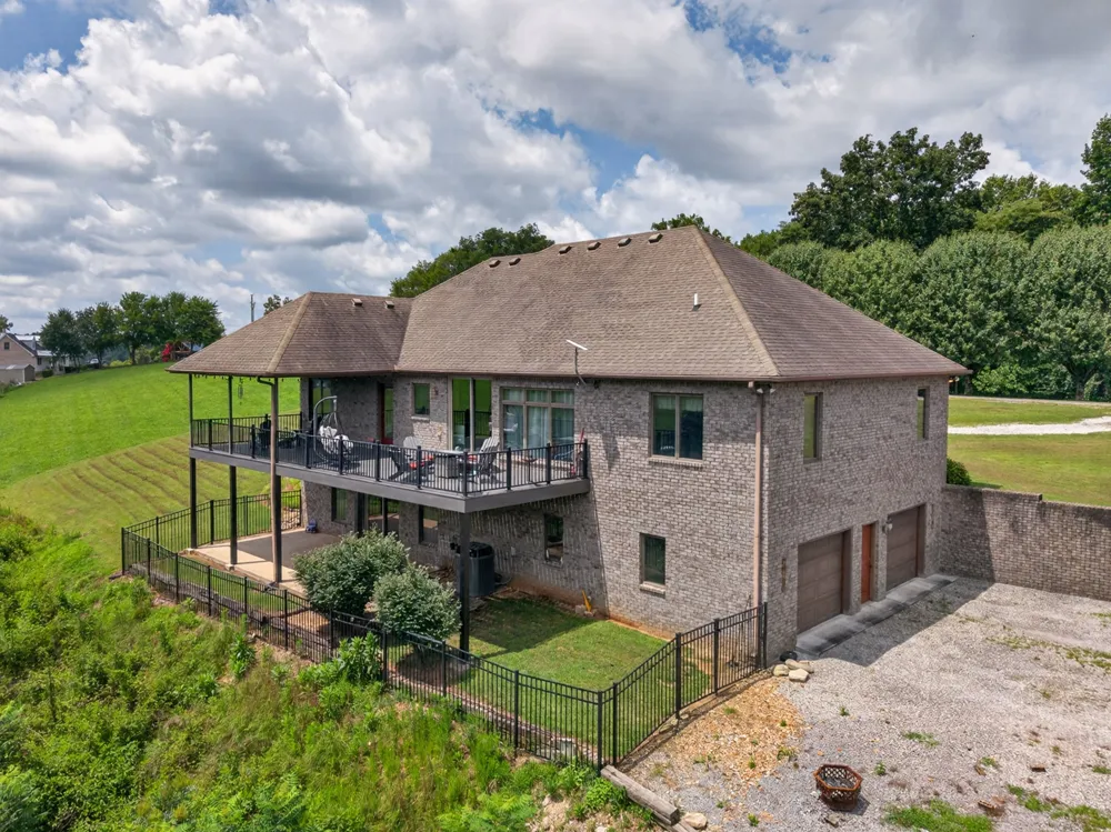 663 Lake Haven Dr Tullahoma, TN 37388