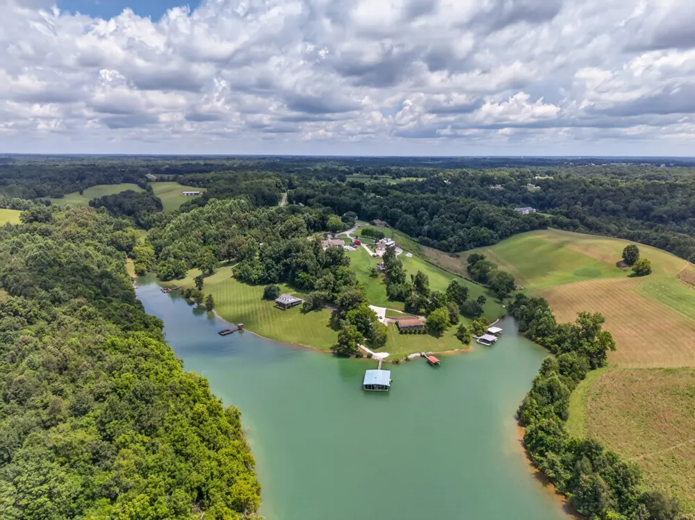 663 Lake Haven Dr Tullahoma, TN 37388