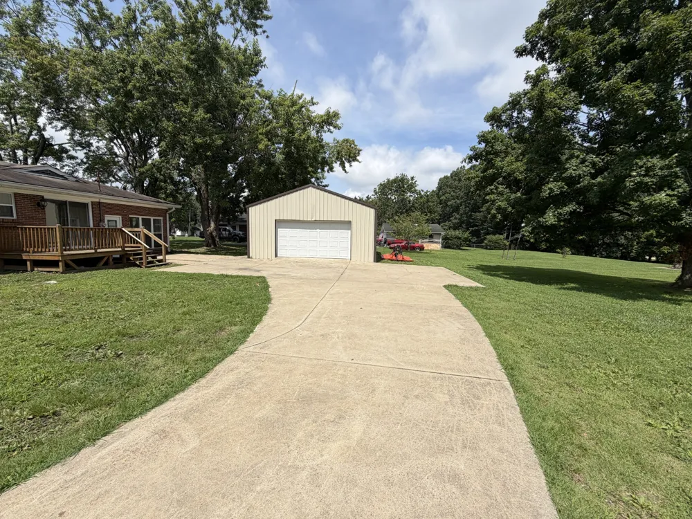 1009 Due West Cir Lafayette, TN 37083