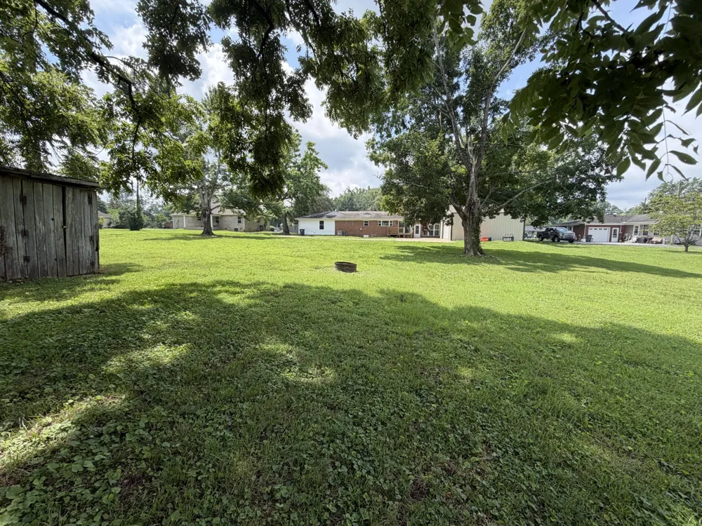 1009 Due West Cir Lafayette, TN 37083