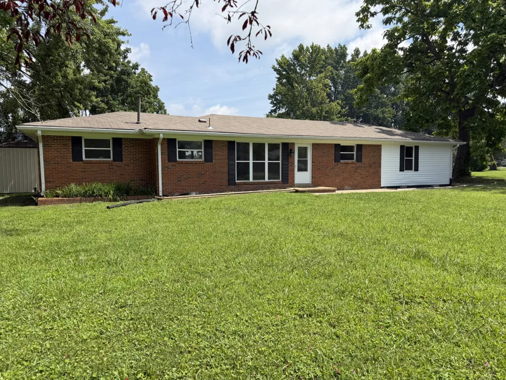 1009 Due West Cir Lafayette, TN 37083