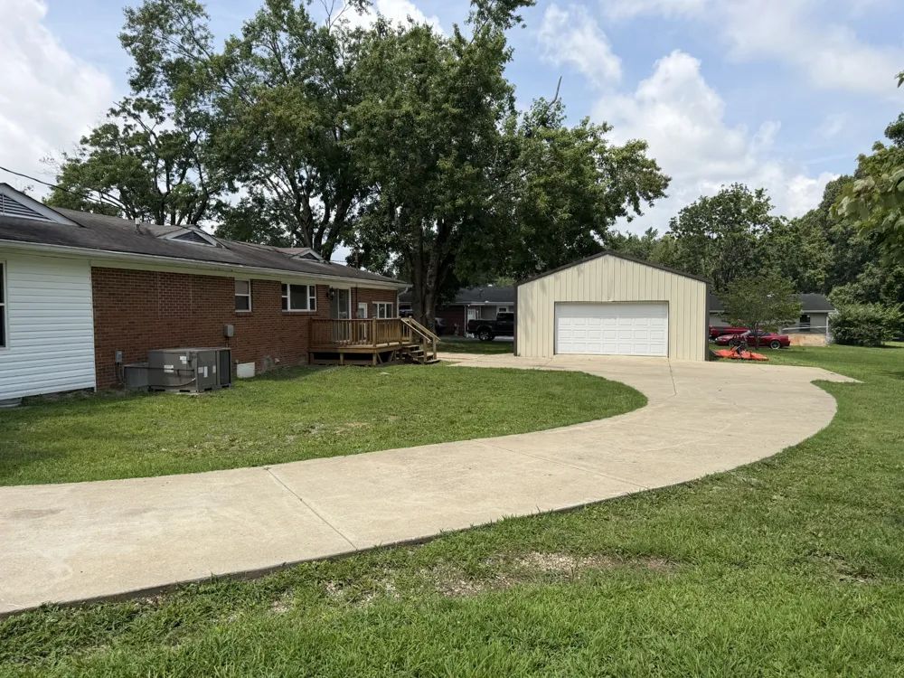 1009 Due West Cir Lafayette, TN 37083