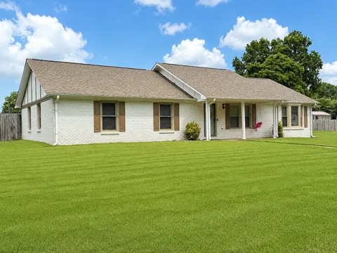 133 Oak Hill Dr E