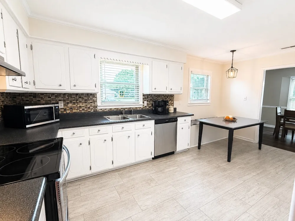 133 Oak Hill Dr E Florence, AL 35633