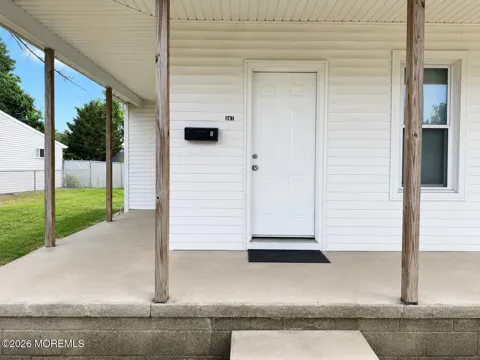 207 Howard Street #2