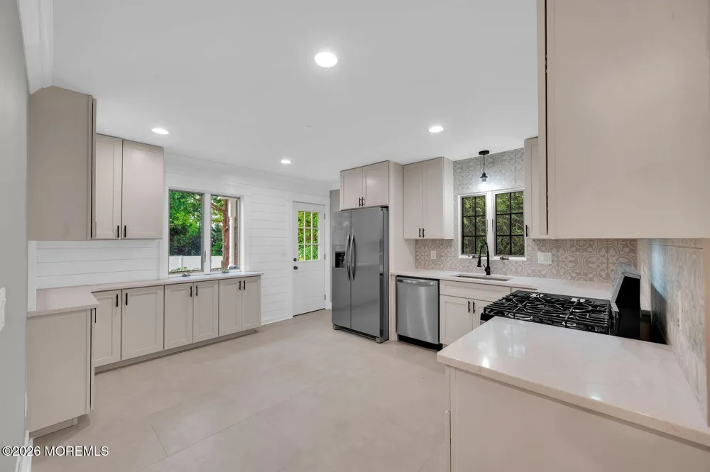 21 Park Avenue Hazlet, NJ 07730