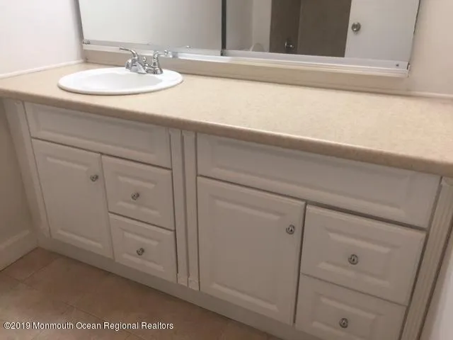 171 Amberly Drive #H Manalapan, NJ 07726