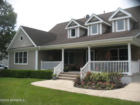 550 Egenolf Place