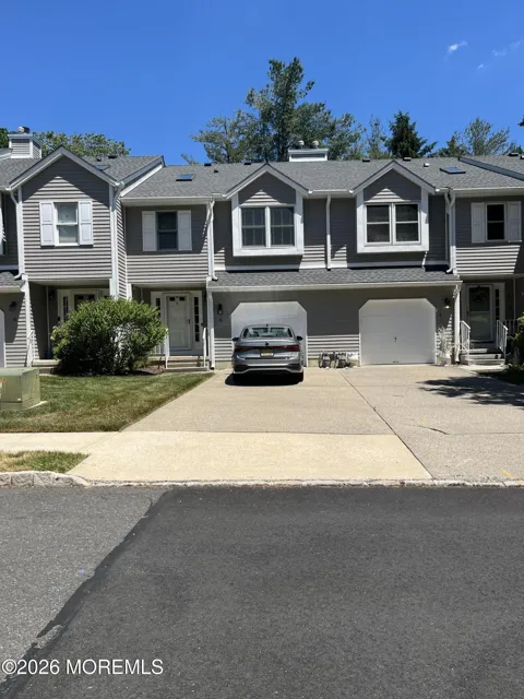 8 Eastborne Drive #1008