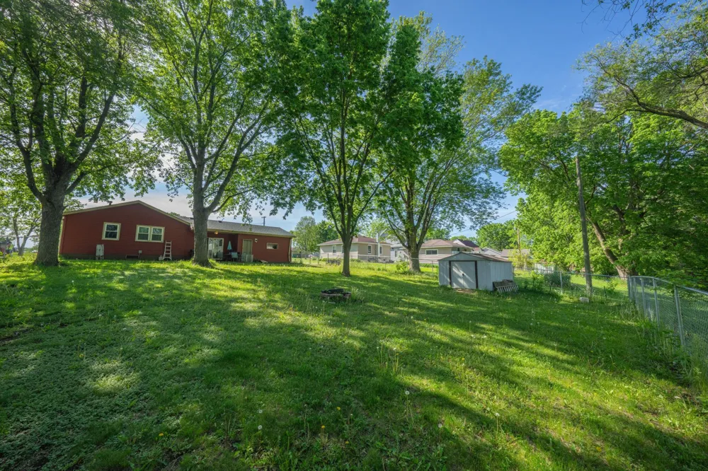 610 4th Street Le Sueur, MN 56058