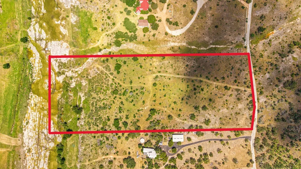 135 River View Drive Johnson City, TX 78636