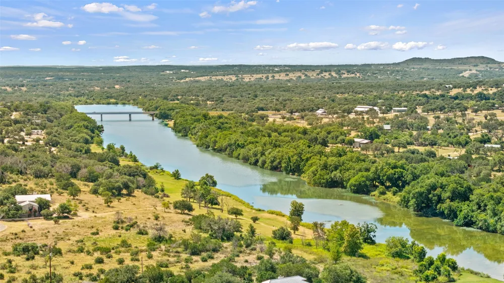 135 River View Drive Johnson City, TX 78636