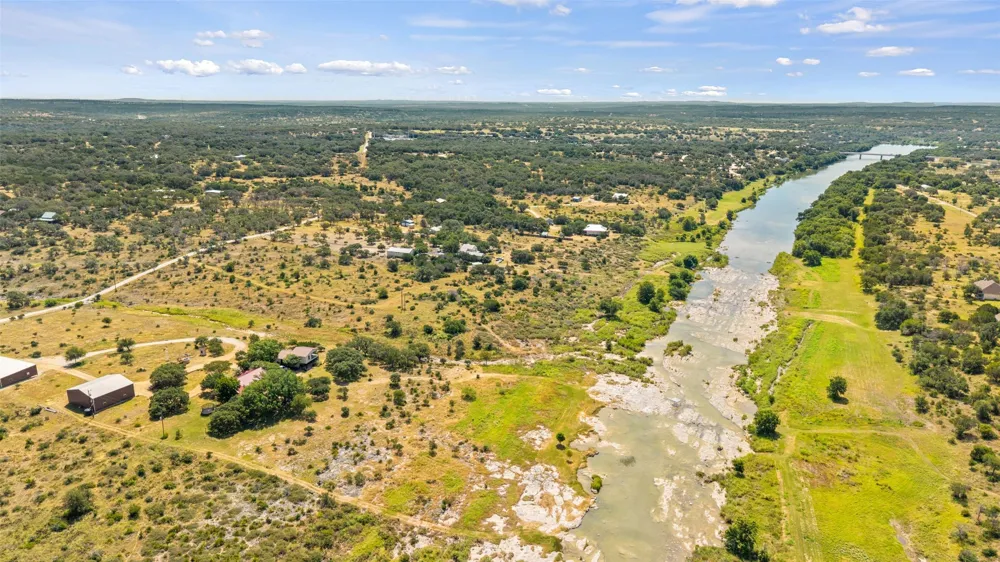 135 River View Drive Johnson City, TX 78636