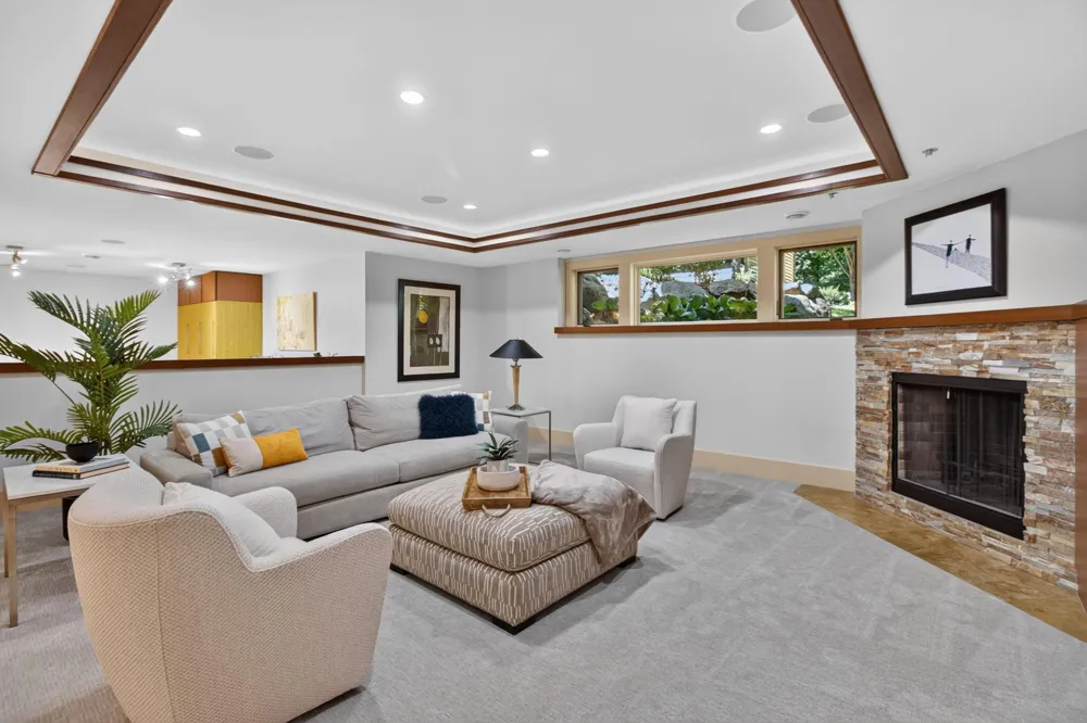 20895 Spencer Lane Shorewood, MN 55331