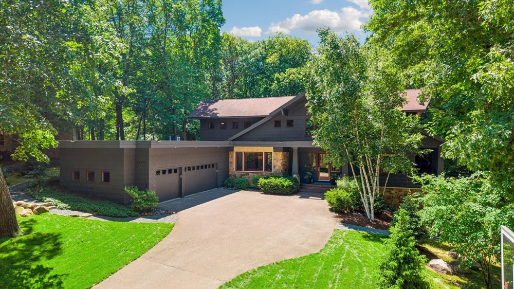 20895 Spencer Lane Shorewood, MN 55331