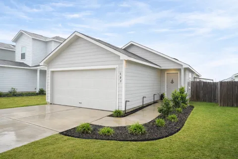 609 Marty Allen Loop