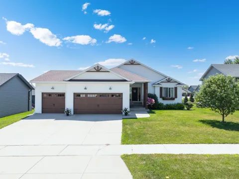 893 Towne Drive NE