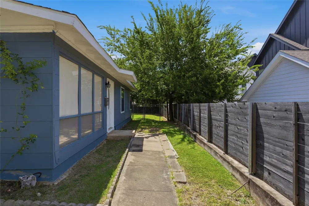 4611 S 2nd Street Austin, TX 78745