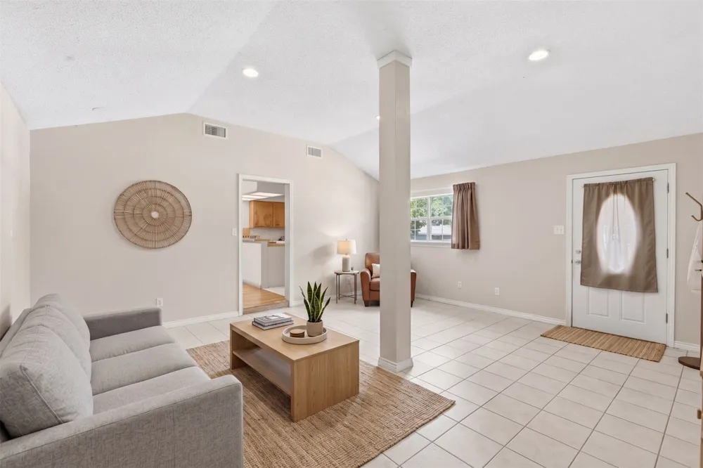 4611 S 2nd Street Austin, TX 78745