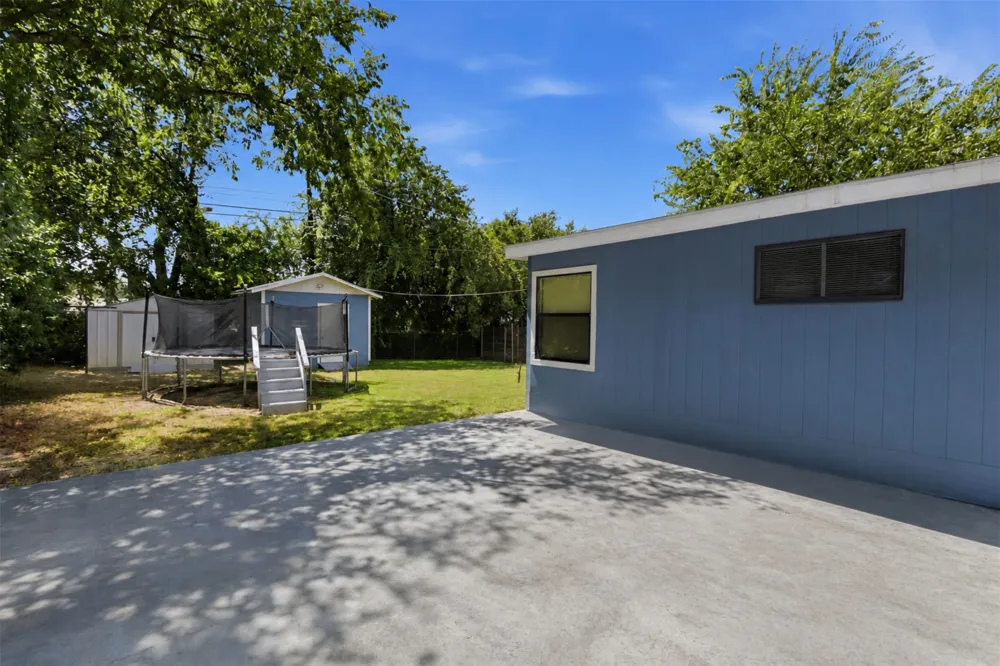 4611 S 2nd Street Austin, TX 78745