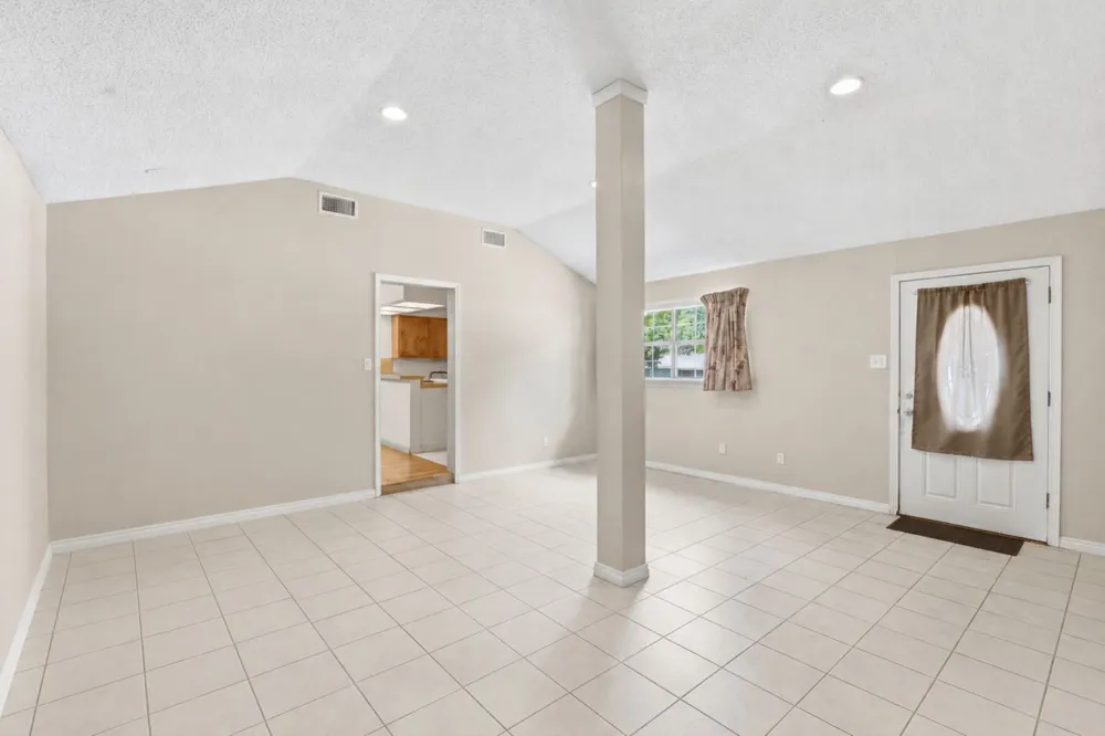 4611 S 2nd Street Austin, TX 78745