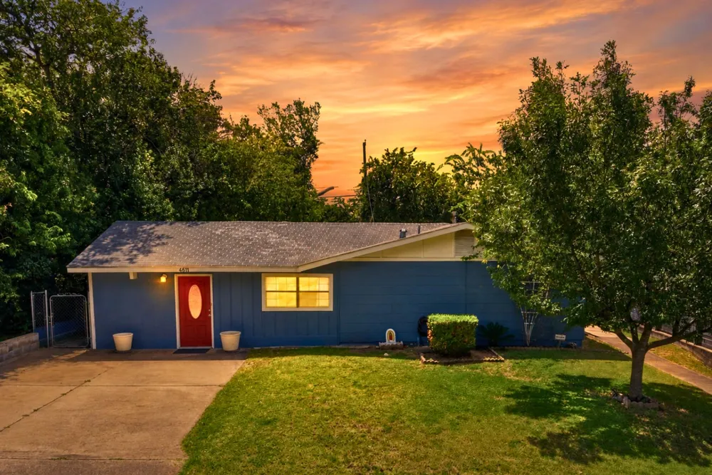 4611 S 2nd Street Austin, TX 78745