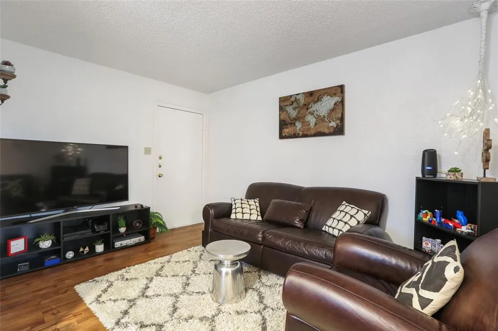 2803 Hemphill Park #B-201 Austin, TX 78705