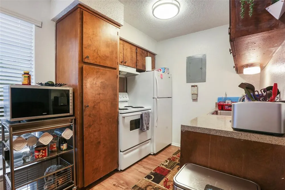 2803 Hemphill Park #B-201 Austin, TX 78705