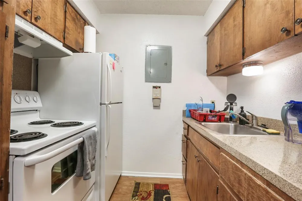 2803 Hemphill Park #B-201 Austin, TX 78705