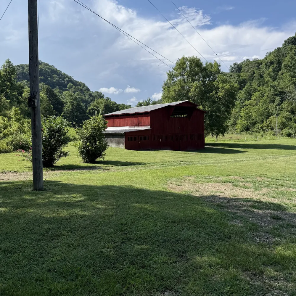 2625 Wartrace Hwy Whitleyville, TN 38588