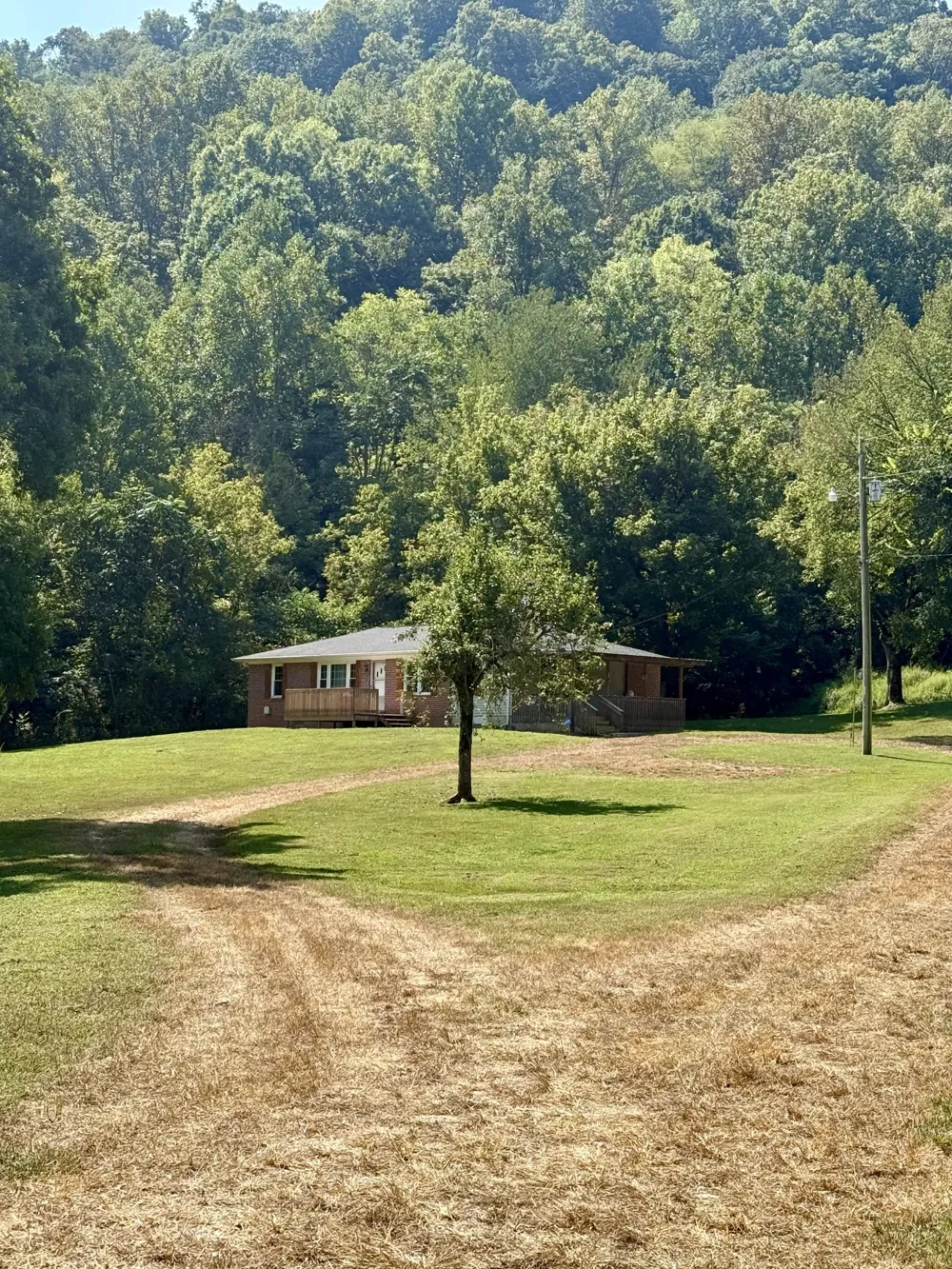2625 Wartrace Hwy Whitleyville, TN 38588