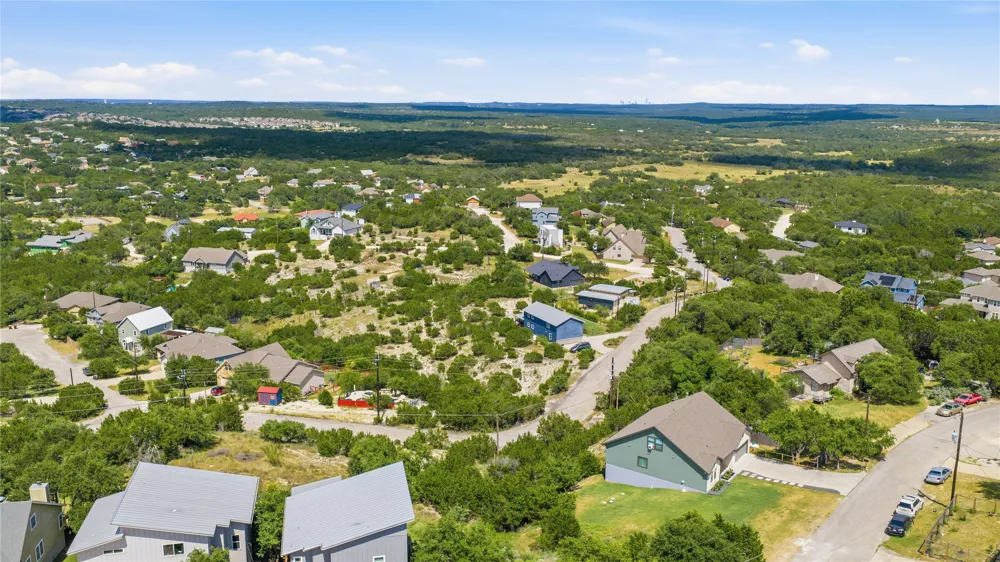 10704 Lake Park Drive Dripping Springs, TX 78620