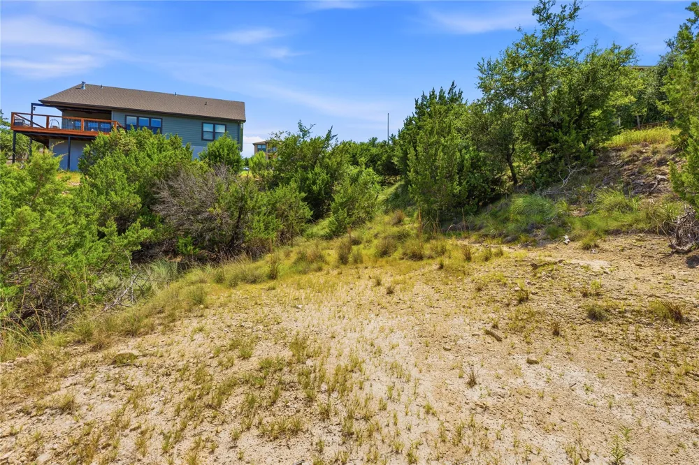 10704 Lake Park Drive Dripping Springs, TX 78620