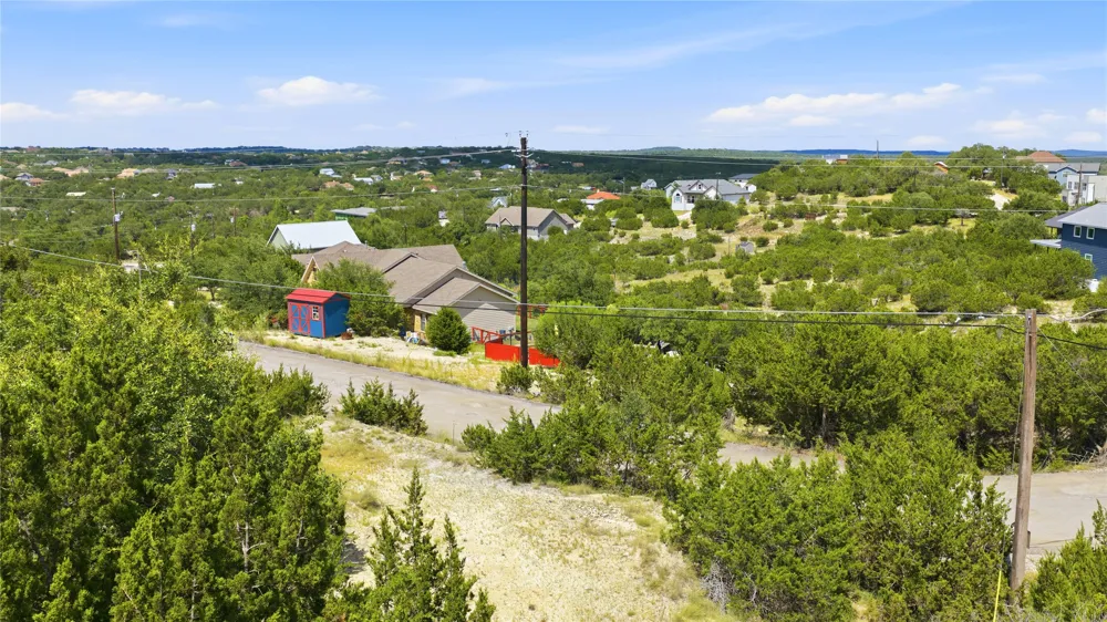 10704 Lake Park Drive Dripping Springs, TX 78620
