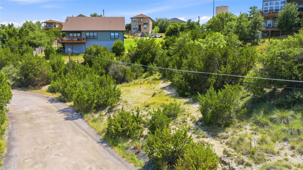 10704 Lake Park Drive Dripping Springs, TX 78620